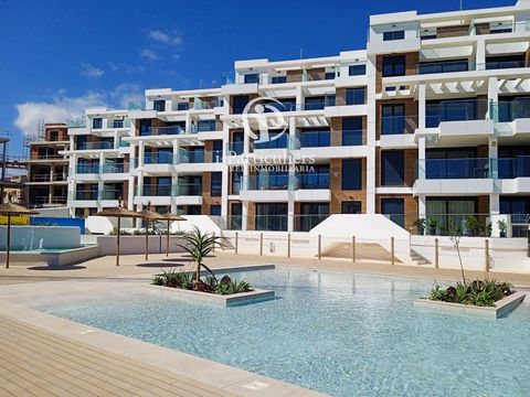 Residencial L`Estanyó Vil.Romana-Denia, composed of 100 modern homes, located on the FIRST LINE OF THE BEACH, a privileged environment, next to one of the best rated and considered beaches in Spain, with top quality and sea views, which have extensiv...