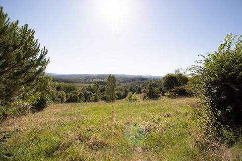 Ôme Immobilier presents this land of 1500m2 located in the town of St Pantaléon-de-Larche. It is eccentric from a locality and enjoys a nice view. It is unserviced and UC is underway. FAI sale price : 34 500€ Fees charged to the purchaser: €4,500 Con...