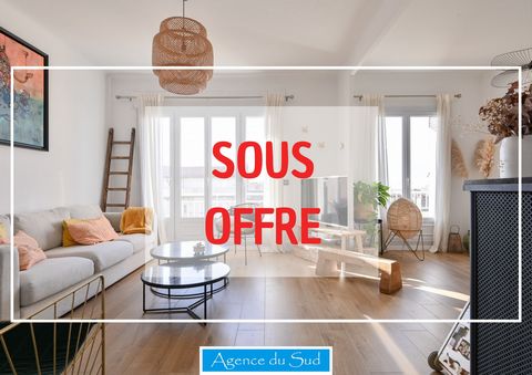 The agency of the south of Carnoux-en-Provence offers you in EXCLUSIVITY this beautiful apartment located in the popular area of the 7th arrondissement of Marseille. An entrance serves a kitchen equipped with pantry and a living room dining room of m...