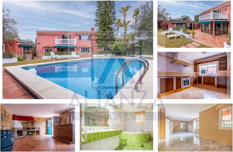 Here it is... Look no further. We present the perfect villa.~~Located in the Urbanization La Alquería de Almanzor (Espartinas). Colegio Europa area. Nestled in the heart of Seville's aljarafe, it has an unbeatable location. One step away from the exi...