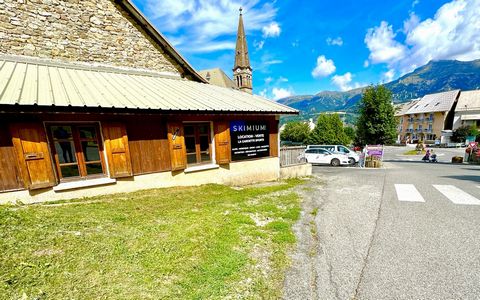 We offer you your new project, your new life... Prosperous ski rental business, in place for more than 15 years, with a very advantageous rent as well as a beautiful and large area of 160m2, where you can find all the elements and spaces necessary fo...