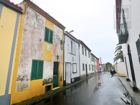 House of typology T1+1, consisting of 2 floors, located a few minutes from the city centre of Ribeira Grande, about 400 meters from the secondary school of Ribeira Grande. It is a house in need of immediate recovery works, whose part of the roof has ...