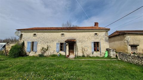 On its own, about 5 minutes drive to Aubeterre sur Dronne., down a private driveway, standing in the middle of its land is this country house for sale. This country house is a must-see for anyone seeking a peaceful rural retreat. Located on the Chare...