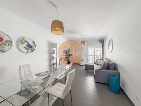 Deze residentie met twee slaapkamers, gehuisvest in een gebouw met een verfrissend zwembad en een parkeerplaats, is klaar om uw nieuwe huis of een lucratieve investeringsmogelijkheid te worden. Ontdek deze unieke woning: Een gezellige inkomhal die je...