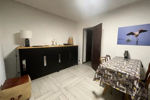 Dit appartement ligt in de keizerlijke wijk, op 150 meter van de intermarché en de wasserette, en op 50 meter van een bar-restaurant en een schoonheidssalon, een spa en een hamam. een appartement in de Democratische Republiek Congo voor 4 personen re...