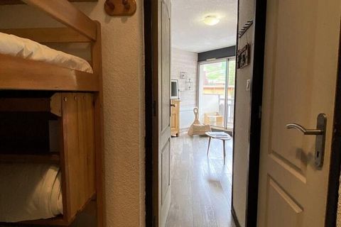 Boost your mountain vacation with this cozy and functional studio, designed for comfort and charm. This bright and well-equipped studio can accommodate up to 4 guests, featuring a mountain corner with 2 bunk beds, a spacious living room with a sofa b...