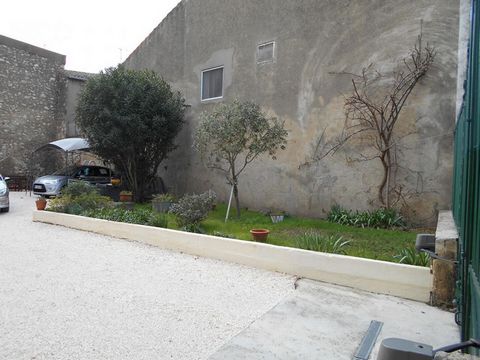 10min de Narbonne, Coursan proche école, collège et tous commerces. 20min de Béziers. Belle maison vigneronne rénovée avec séjour ouvert sur la cuisine de 60m², chambre et belle salle d'eau en rdc. Au 1er, 3 chambres et une salle d'eau et au second 6...