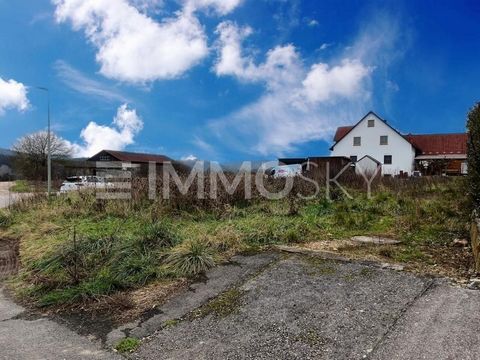 Charmantes Baugrundstück in begehrter Lage bei Lupburg Dieses attraktive Baugrundstück befindet sich in einer ruhigen und idyllischen Lage bei Lupburg, in der Nähe von Parsberg. Mit einer Fläche von 693 m² bietet es ausreichend Raum, um Ihre individu...