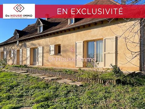 ALTILLAC-19120-CORREZE-VALLE DEL DORDOÑA Se vende como renta vitalicia con renta vitalicia a plazo, muy bonita casa de una sola planta de 180 m2. En las alturas de ALTILLAC, esta propiedad de 2004, construida en ladrillos de una sola pared cubiertos ...