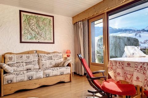 Property along with a charming alpine ambiance offers a cozy studio of approximately 28 m² located on the ground floor of a luxury condominium near the village center of Combloux. Designed for up to 4 guests, this well-equipped studio features a 160 ...