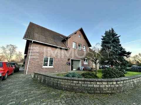 Traumhafte Investitionsmöglichkeit in Pollhagen! Entdecken Sie dieses attraktive Mehrfamilienhaus mit einer großzügigen Wohnfläche von 420 qm, verteilt auf 15 Zimmer und 4 Wohneinheiten. Auf einem weitläufigen Grundstück von 1.022 qm gelegen, bietet ...