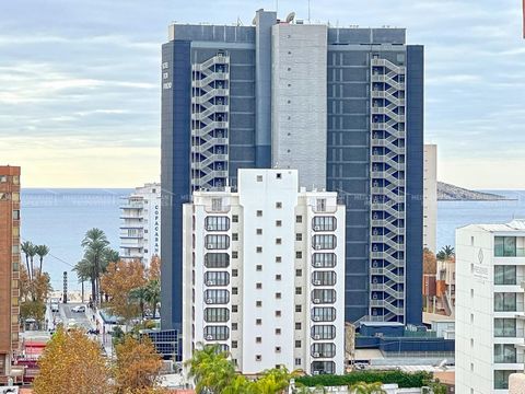 Mediterranean Properties bietet eine geräumige und helle Wohnung mit ca. 132 m2 Wohnfläche. Diese befindet sich in der begehrten Gegend von Rincón de Loix, nur 500 Meter vom berühmten Playa de Levante in Benidorm entfernt. Das Anwesen bietet einen id...