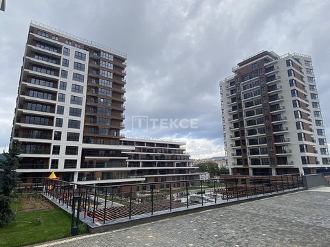 Duplex Real Estate for Sale in Ümraniye with Indoor Pool Duplex real estate is located in Ümraniye district of the Anatolian Side. Located close to the central areas of Ümraniye district, the real estate offers easy access to shopping centers, restau...