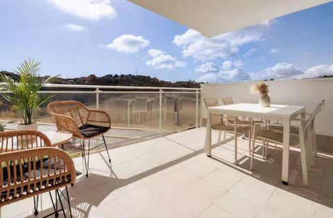 Discover the charm of coastal living in this stunning fully furnished 3-bedroom apartment located in the picturesque La Cala de Mijas. This property boasts a nearly new condition, having been meticulously maintained and only rented to tourists for a ...