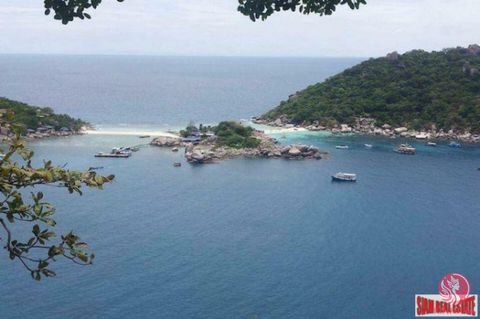 One of the last land plots available for development on Koh Tao due to government restrictions of development on the island. Fantastic sea views across the west of Koh Tao and of Nang Yuan island. This 17.35 Rai land plot has direct access to the mai...