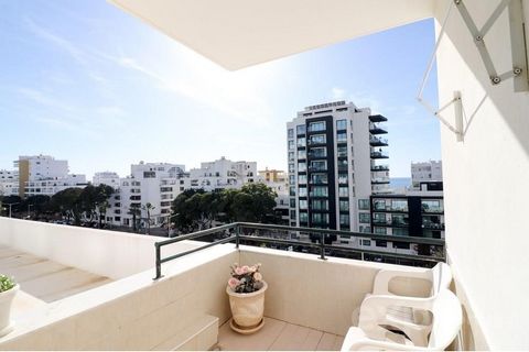 Ven a descubrir este increíble apartamento de 2 dormitorios, con una ubicación privilegiada y vistas al mar. Con 97m2, esta propiedad es perfecta para los amantes de la playa, ya que se encuentra a menos de 175m del mar. El apartamento está en excele...