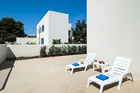 Typisches Haus in San Vito lo Capo in zwei unabhängige Wohnungen aufgeteilt. Die günstige Lage des Hauses, einen Steinwurf vom Strand entfernt und nur wenige hundert Meter vom Stadtzentrum entfernt, ist ideal für einen fantastischen Urlaub in der Son...