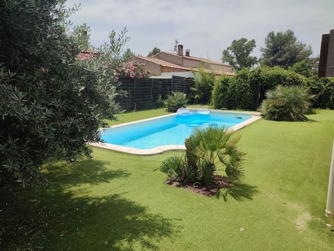 Située à Vinon-sur-Verdon (83560), cette villa de 130m² offre un cadre paisible et verdoyant, typique de cette charmante commune provençale. Appréciée pour sa proximité avec le Verdon et proche des sites ITER et Cadarache, elle bénéficie également d'...