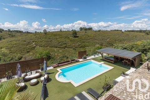 iad France - Pascale Lavaysse vous propose: À JUVIGNAC – SUPERBE RENOVATION avec vue à couper le souffle ! Dans un environnement calme et préservé, venez découvrir cette superbe rénovation contemporaine de 144 m² avec des matériaux haut de gamme, sur...