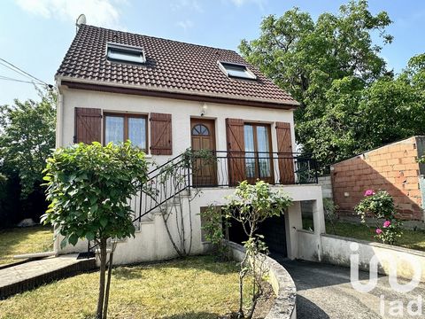 iad France - Amandine Fichon vous propose: Venez découvrir cette maison chaleureuse et lumineuse de 4 pièces, idéalement située à Villeneuve-Saint-Georges, dans un environnement paisible, sans vis-à-vis et sans mitoyenneté. Au rez-de-chaussée, vous t...