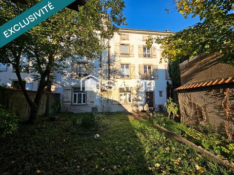 Immeuble à rénover avec 4 logements et un local professionnel (dentiste)