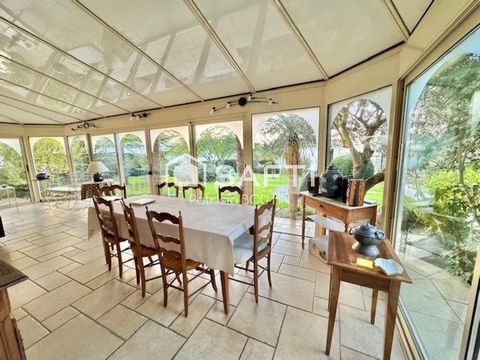 MAISON DE MAITRE + PETITE MAISON ET DEPENDANCES A BENET !