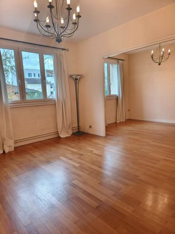 Appartement T3 Bis de 69 M2 ** au calme** Proche TRAM T4 -