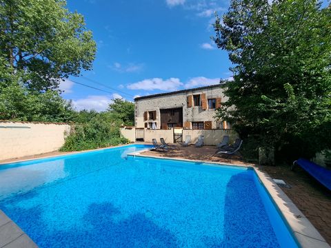 5 maisons ( plain-pied et 4 maisons anciennes ), piscine