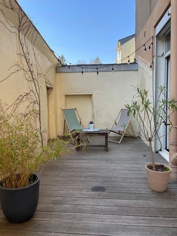 JARDIN DES PLANTES, TRÈS BEAU T4 ENTIÈREMENT RÉNOVÉ AVEC COUR PRIVATIVE