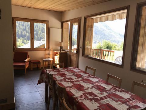 The Chalet Les Lauzes is a great chalet very comfortable for 10 people on 2 floors with a car park in front of the chalet. It is located 600 m from the ski lifts and the village center of Champagny. Shops are situated 300 m from the accommodation. In...