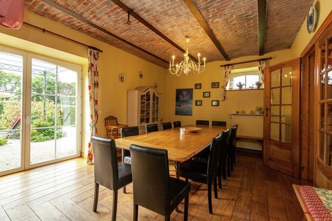 This cosy holiday home is a former stable that has been stylishly renovated into a luxury residence and is perfect for a group of 13. It is located in a peaceful area, 460 m above sea level on a gorgeous private property in Saint-Hubert and has 5 bed...