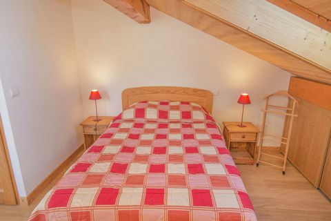 You want to spend unforgettable vacations in the mountains? We recommend this beautiful chalet in Saint Gervais. This resort, located between Megève and Chamonix, is known for its skiing and its thermal baths. The resort extends over two ski areas: t...