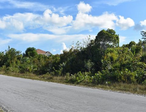 Great opportunity to own a piece of property in the private, North Eleuthera Heights Subdivision. Centrally located in the Northern part of Eleuthera. Just a short drive from North Eleuthera International Airport with direct flights to the US and dai...