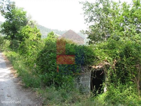 For sale Land with 600m2 in Valbom São Martinho, Vila Verde! Land to face with municipal road; It has ruins of an old dwelling house; Excellent sun exposure; Fantastic views! We take care of your home loan, without costs or bureaucracies. INOVA Imobi...