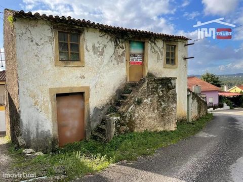 House to Restore with 181m2 of total area in the quiet Ferreira do Zêzere.