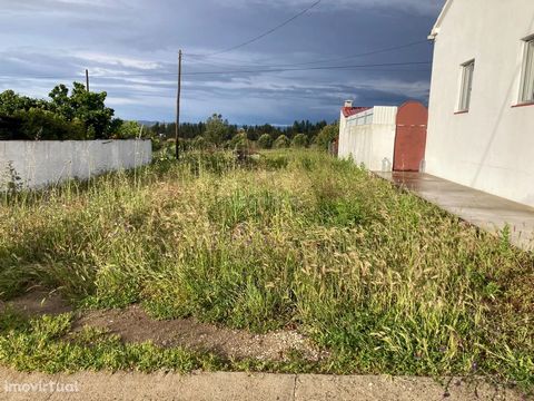 Land for construction, with a total area of 280 m2, implantation area 84 m2, gross construction area 84 m2 in Crucifixo, Tramagal, located in a quiet area with unobstructed view. Near Abrantes, Constância, Rossio south of the Tagus, Tagus River. Book...