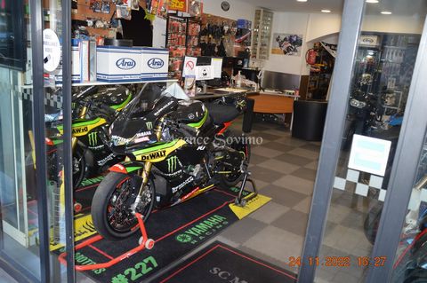 Sale motorcycle business COMMERCIAL PREMISES WITH A MOTORCYCLE BUSINESS A STORE: in perfect condition, with a surface of 110m2 + A SHOWROOM store, workshop, office, a reserve, all on one level 2 computer stations reception desk, waiting area with sof...