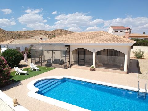   Spanish Property Choice has pleasure to bring to the market this lovely 3 bed, 2 bath Villa with private swimming pool which has been kept and maintained to a very high standard. The property is located in the small hamlet of properties only a 10 m...