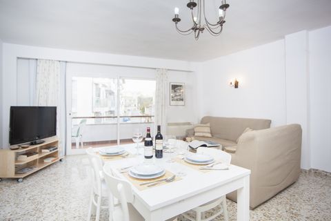 Welcome to this beautiful apartment in Puerto de Alcudia, near the marina and about 200 metres away from the beach. It has capacity for 4 guests. This apartment which is located on a second floor with elevator, offers a fantastic corner where you can...