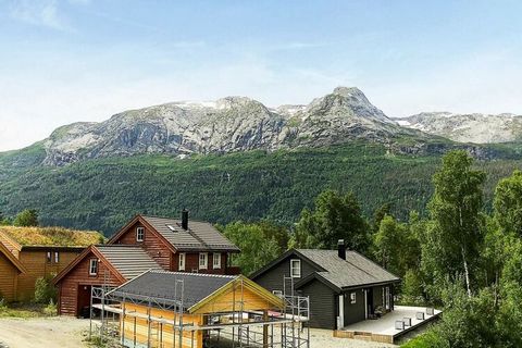 Nice holiday apartment on the golf course at Voss, with views of beautiful mountains and proximity to the center of Voss. In the cozy living room there is a wood stove with glass for evening relaxation after a long day in the fresh air and fantastic ...