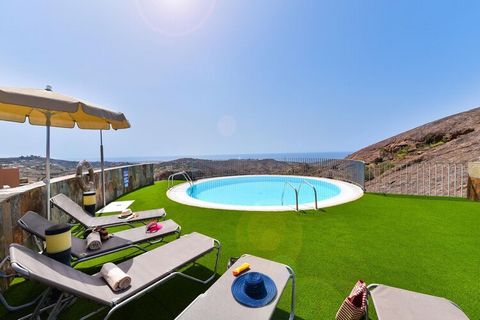 This villa is part of a fantastic group of five privately owned detached villas which are located at the top of the complex. From there you have stunning views of the golf course and the mountains. You have two beautiful communal swimming pools at yo...