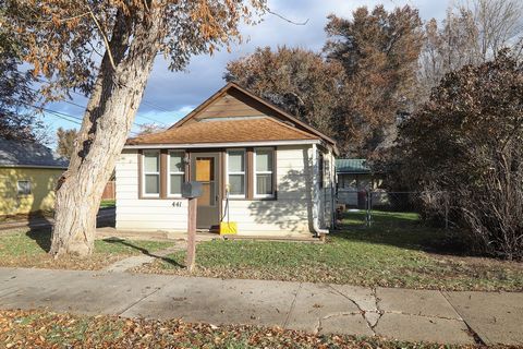 This affordable 1 bed 1 bath immaculate home would be a wonderful first-time home or rental. Clean, cute and turn key! Large fenced back yard with utility shed. All measurements are approximate.