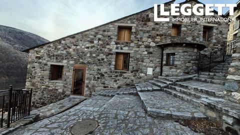 A25976MDP66 - Located in the heart of the Catalan Pyrenees, in the beautiful Cerdagne-Capcir-Conflent region, just 3 hours from Toulouse and Barcelona, ​​2 hours from Andorra and 1h20 from Perpignan, large stone house, on 3 levels, with views of the ...