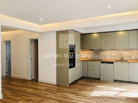 2 bedroom apartment fully refurbished with good finishes in S. João do Estoril.  Property consisting of living room, fully equipped open space kitchen. Two bedrooms with built-in wardrobes, two bathrooms with shower. Property with plenty of light, wi...