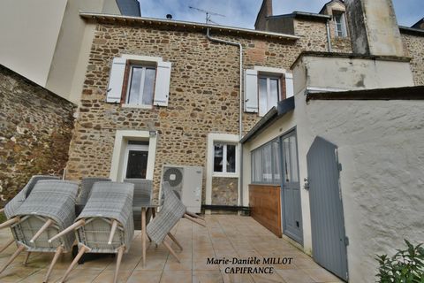 Dpt Mayenne (53), à vendre MONTSURS maison P6 de 126 m² - Terrain de 175,00 m²