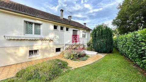 Dilipe RASSIDE offers you 10 minutes from Alençon an exceptional opportunity to acquire a superb house with a living area of 140 m², consists of two levels, each benefiting from its own independent entrances. The first level welcomes you with an entr...