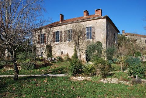 Located in Quercy Blanc, southwest of the Lot, we present to you an authentic Lot house, in a hamlet which brings together a few stone houses around the church. The whole has preserved the authenticity of the traditional Lot countryside. The house of...