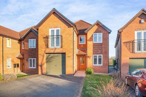 Presenting an exquisite detached residence on Sitwell Close, Smalley, with the added allure of NO UPWARD CHAIN. Impeccably presented, this elegant home boasts a versatile 3-bed layout, easily convertible to 4 bedrooms. The grand entrance leads to a s...