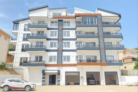 Appartementen in een Complex Vlakbij het Strand met Parkeerplaats in Armutlu Yalova Yalova is een rustige stad op korte afstand van grote steden. Het biedt een prachtige kustlijn en natuur, waardoor het het hele jaar door een perfecte vakantiebestemm...