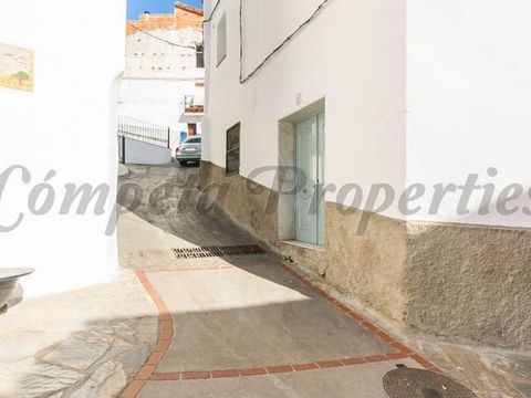 Property in Spain. 8 bedrooms. 4 bathrom. Terrace.